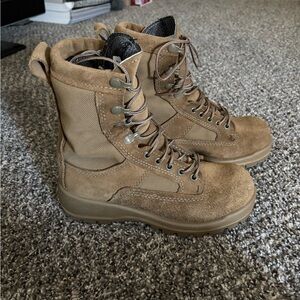 Men's Durable Tan Lace-Up Boots